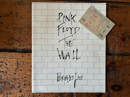 Pink floyd the wall - pink,